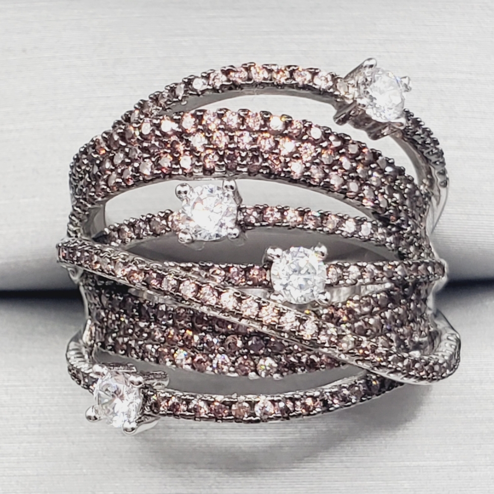 Round chocolate diamond and diamond stimulants Women's Ring